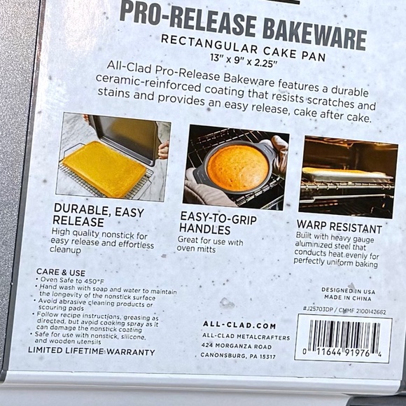 All-Clad PRO-RELEASE RECTANGULAR CAKE PAN - Picture 4 of 4
